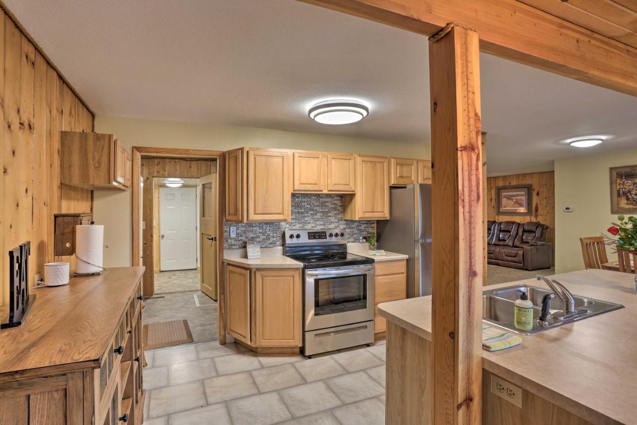 Rustic Spearfish Cabin On 12-Acre Trout Farm Екстер'єр фото